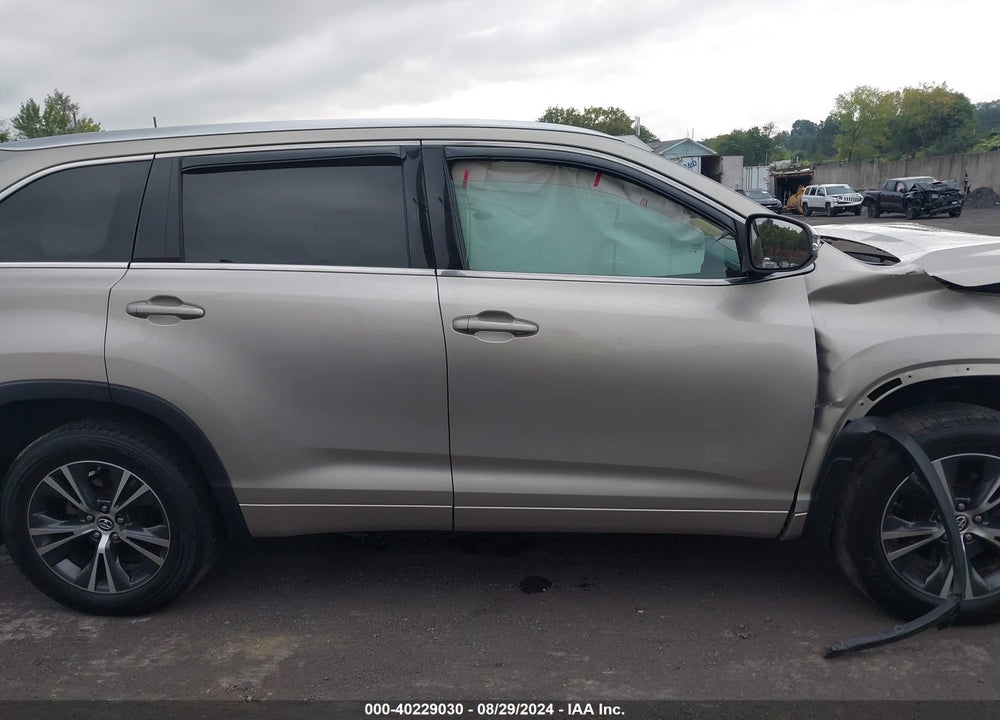 2016 TOYOTA HIGHLANDER XLE V6 VIN: 5TDJKRFH4GS321174