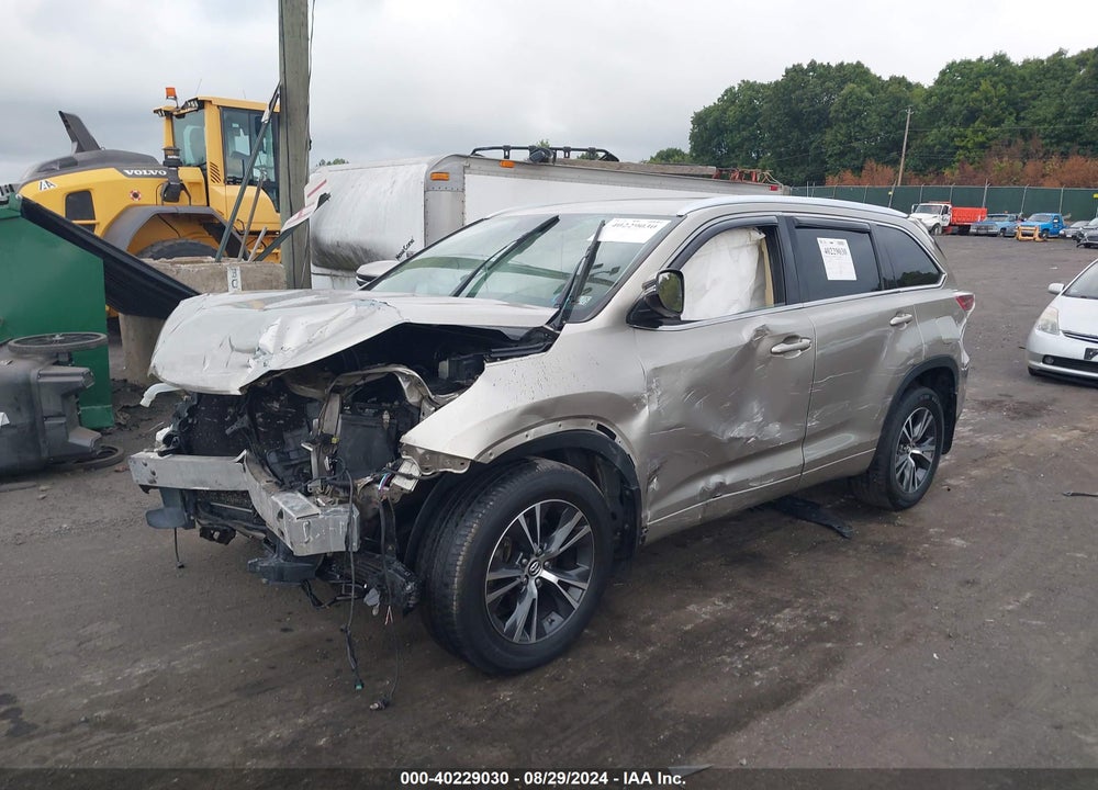 2016 TOYOTA HIGHLANDER XLE V6 VIN: 5TDJKRFH4GS321174