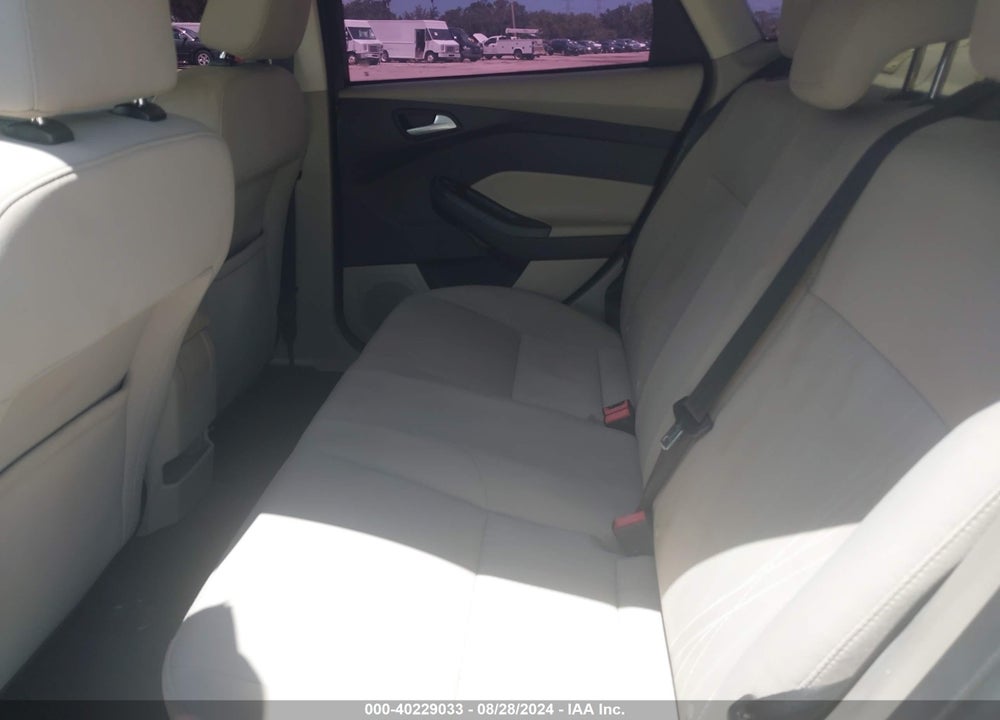 2015 FORD FOCUS SE VIN: 1FADP3F25FL207679