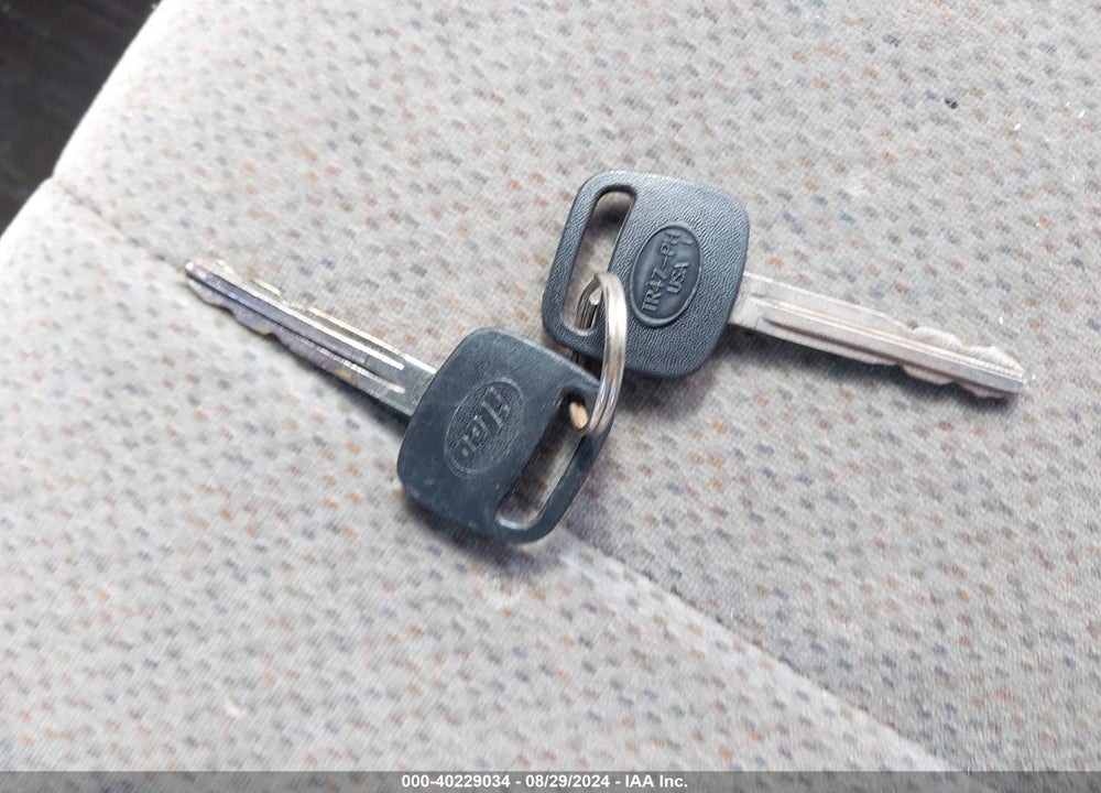 2001 TOYOTA COROLLA LE VIN: 2T1BR12E61C510342