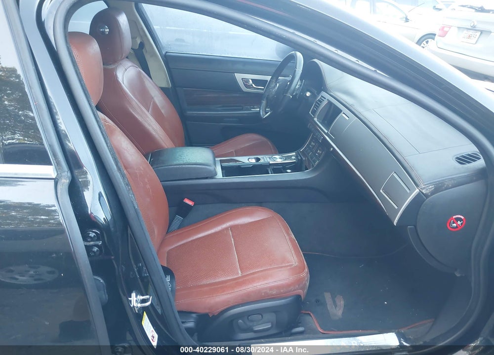 2011 JAGUAR XF PREMIUM VIN: SAJWA0GB0BLR89385