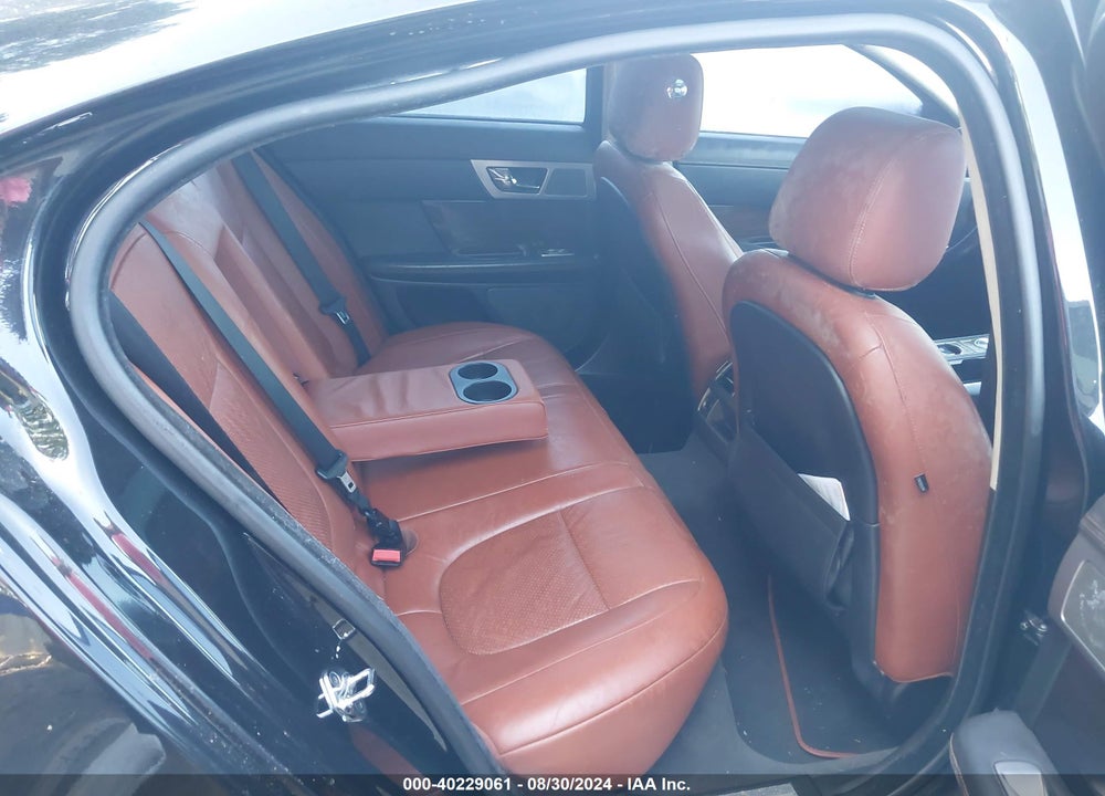 2011 JAGUAR XF PREMIUM VIN: SAJWA0GB0BLR89385
