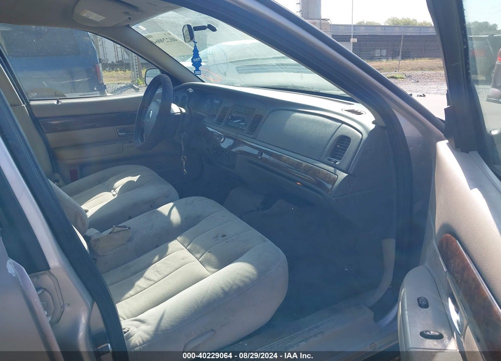 2007 MERCURY GRAND MARQUIS GS VIN: 2MEFM74V87X631733