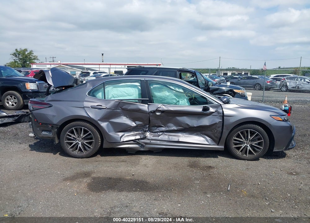 2021 TOYOTA CAMRY SE VIN: 4T1G11AK2MU615354