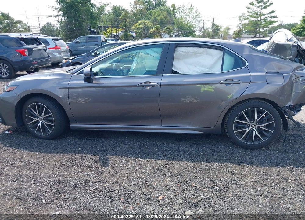 2021 TOYOTA CAMRY SE VIN: 4T1G11AK2MU615354