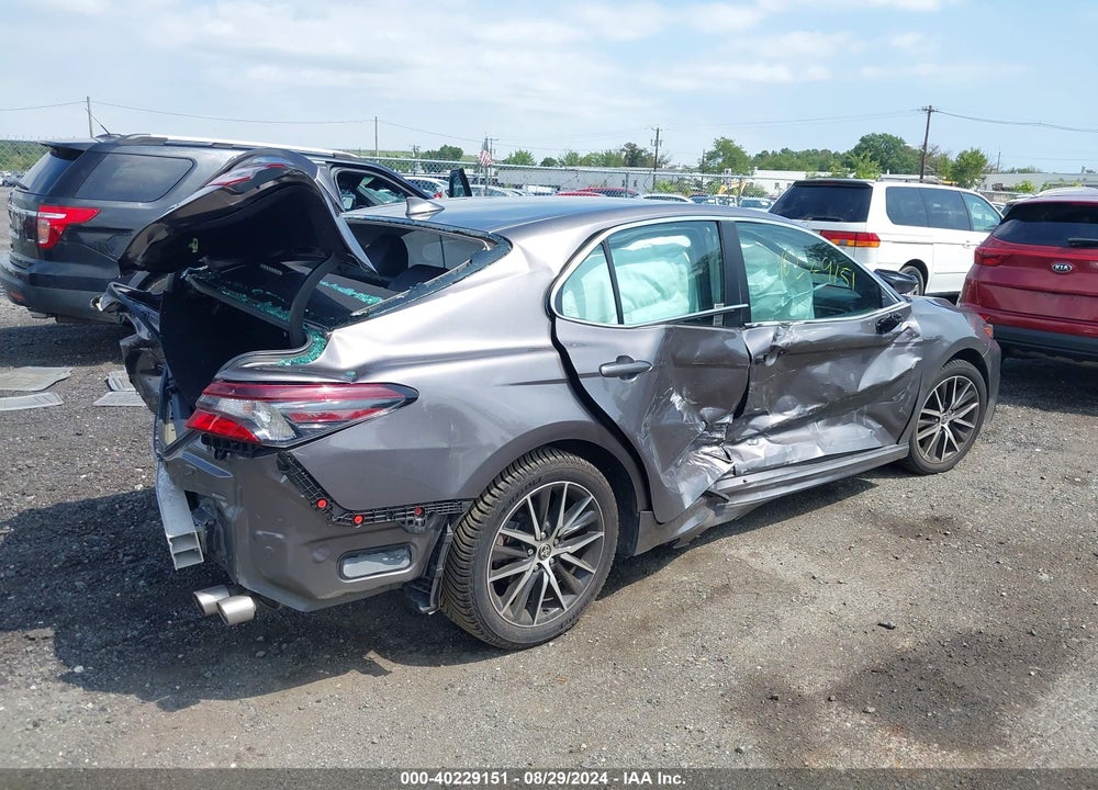 2021 TOYOTA CAMRY SE VIN: 4T1G11AK2MU615354