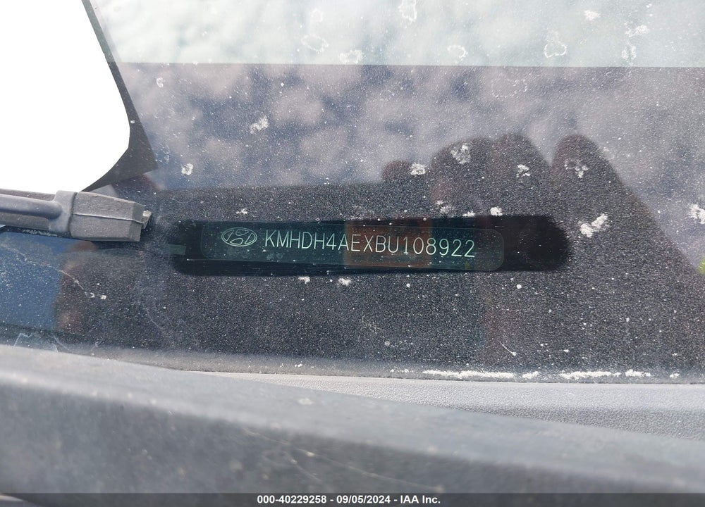 2011 HYUNDAI ELANTRA LIMITED (ULSAN PLANT) VIN: KMHDH4AEXBU108922