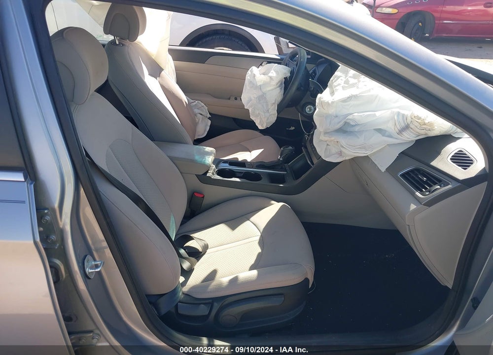 2015 HYUNDAI SONATA SE VIN: 5NPE24AF1FH180904