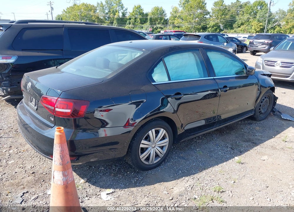 2017 VOLKSWAGEN JETTA 1.4T S VIN: 3VW2B7AJ2HM319571