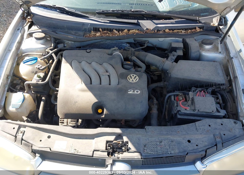 2005 VOLKSWAGEN GOLF GL 2.0L VIN: 9BWFL61J854006193