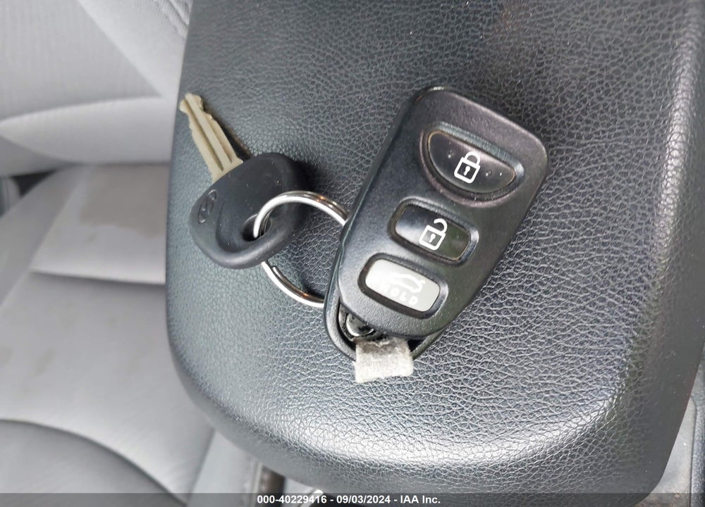 2013 HYUNDAI ELANTRA GLS VIN: 5NPDH4AE9DH441632