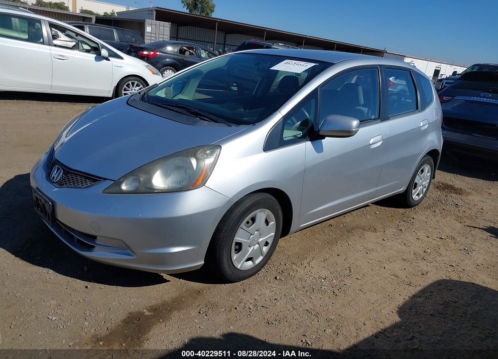 2013 HONDA FIT VIN: JHMGE8H35DC066477