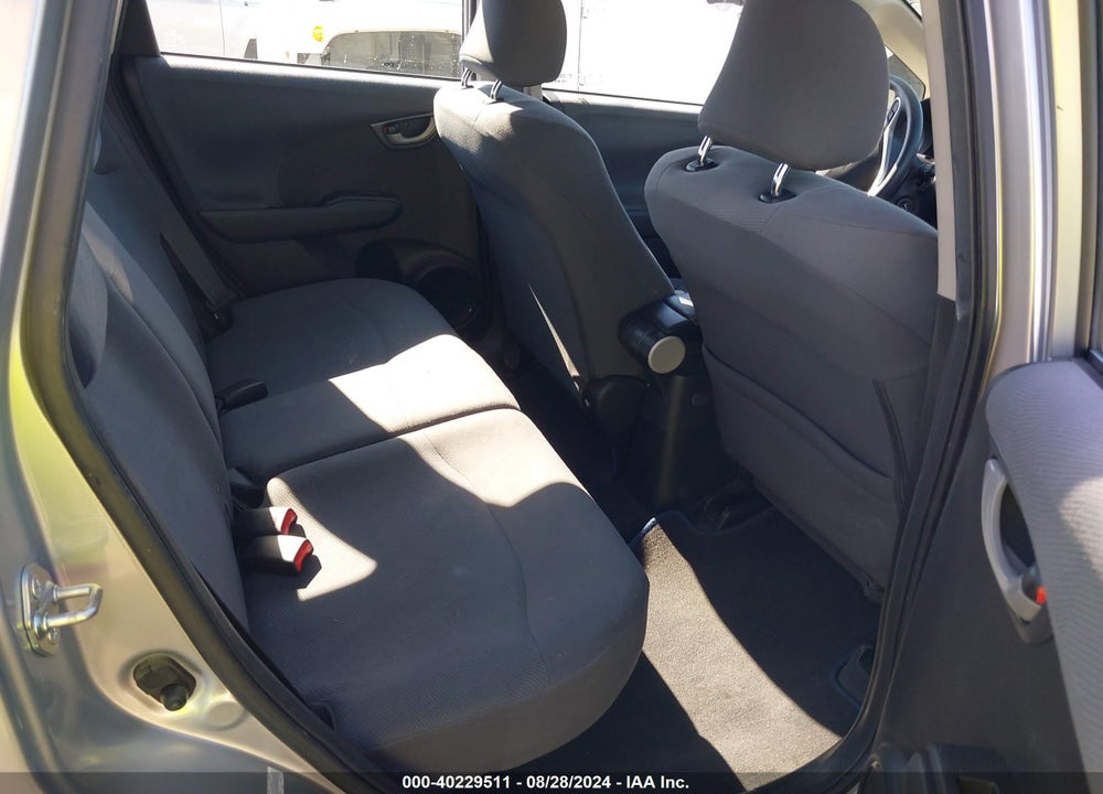 2013 HONDA FIT VIN: JHMGE8H35DC066477