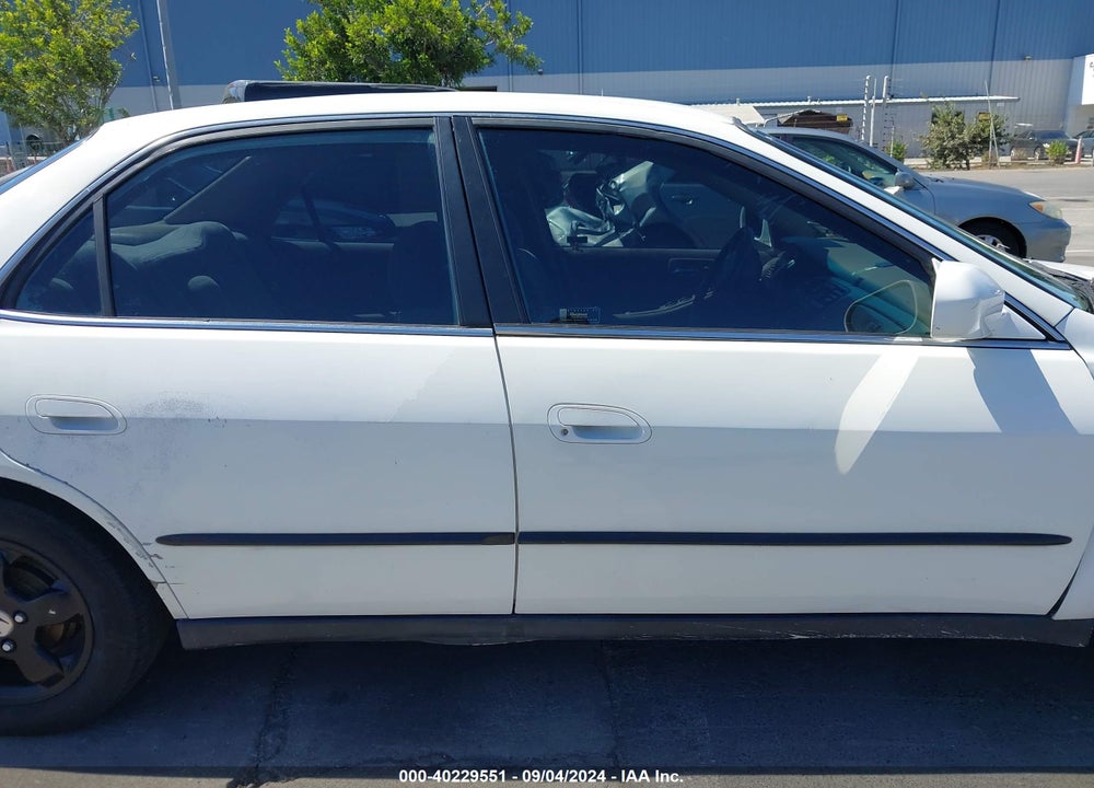 1999 HONDA ACCORD LX VIN: 1HGCG6651XA008922