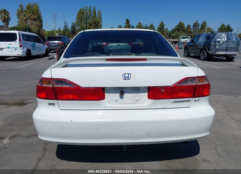 1999 HONDA ACCORD LX VIN: 1HGCG6651XA008922