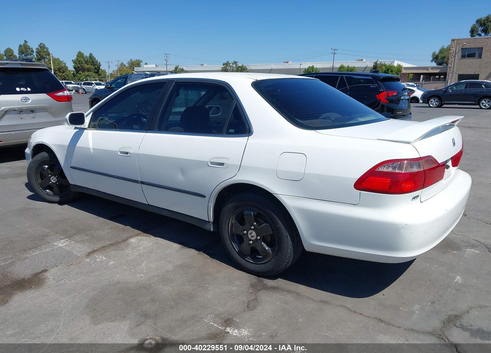 1999 HONDA ACCORD LX VIN: 1HGCG6651XA008922