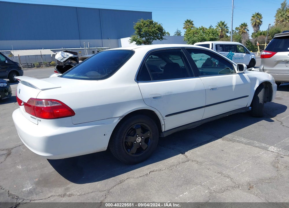 1999 HONDA ACCORD LX VIN: 1HGCG6651XA008922