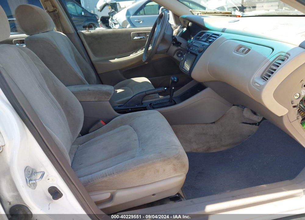 1999 HONDA ACCORD LX VIN: 1HGCG6651XA008922