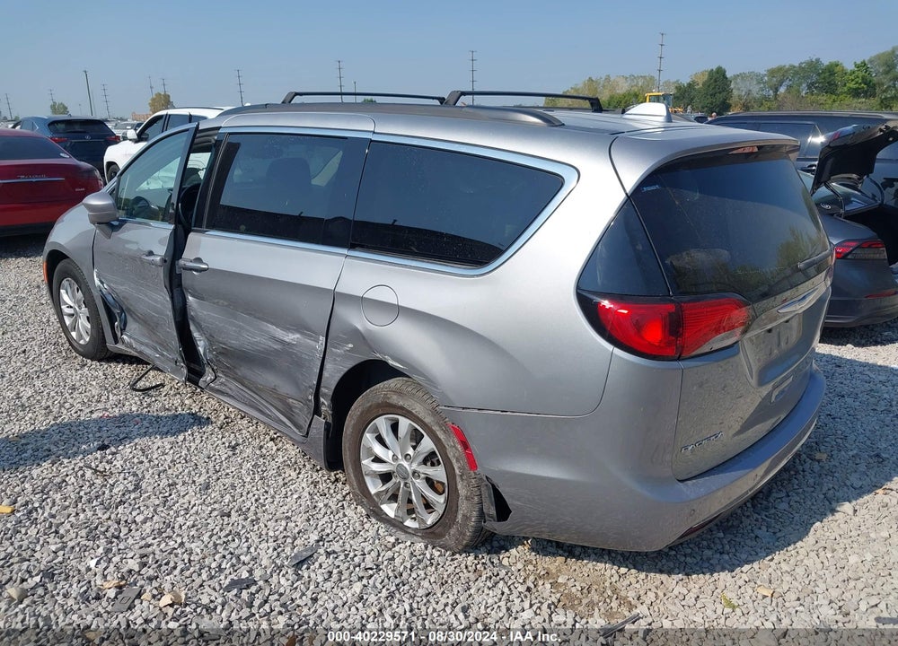 2017 CHRYSLER PACIFICA TOURING L VIN: 2C4RC1BG0HR530243