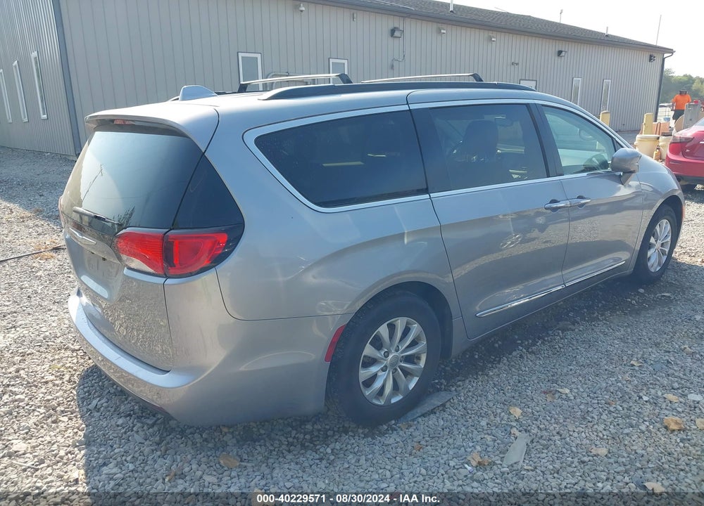 2017 CHRYSLER PACIFICA TOURING L VIN: 2C4RC1BG0HR530243