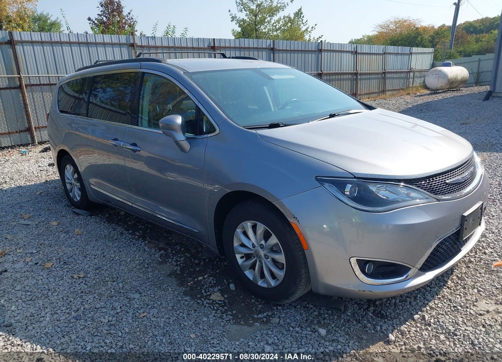 2017 CHRYSLER PACIFICA TOURING L VIN: 2C4RC1BG0HR530243