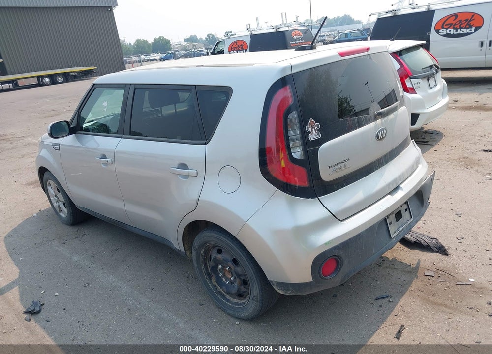2018 KIA SOUL VIN: KNDJN2A27J7581118