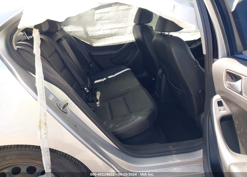 2014 VOLKSWAGEN JETTA 1.8T SE VIN: 3VWD17AJ4EM225974