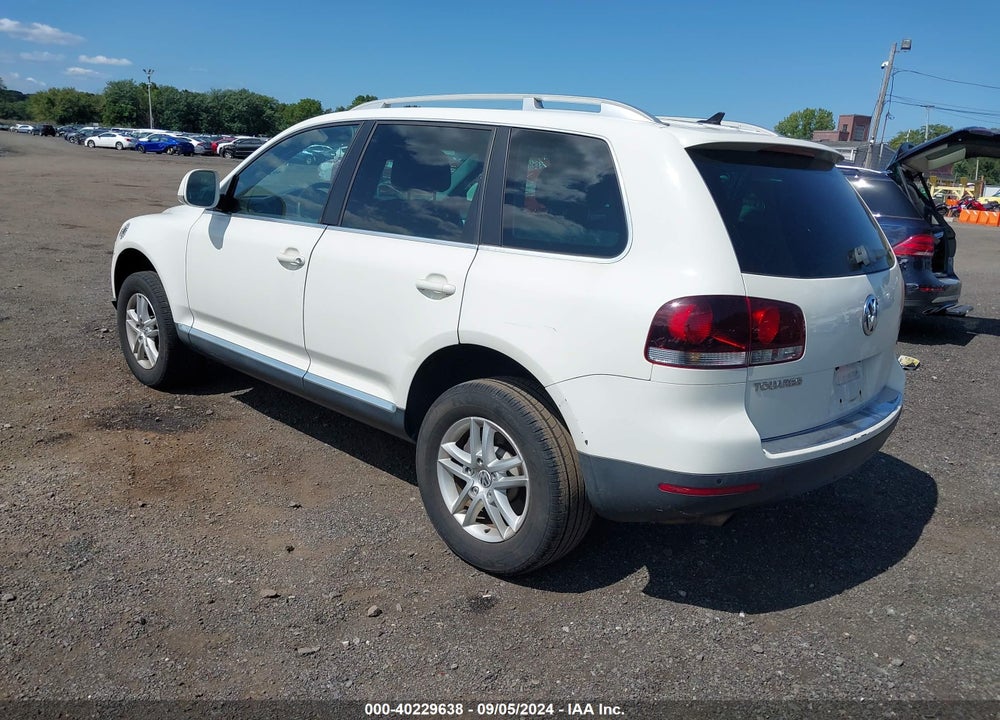 2010 VOLKSWAGEN TOUAREG VR6 FSI VIN: WVGBF7A97AD001732