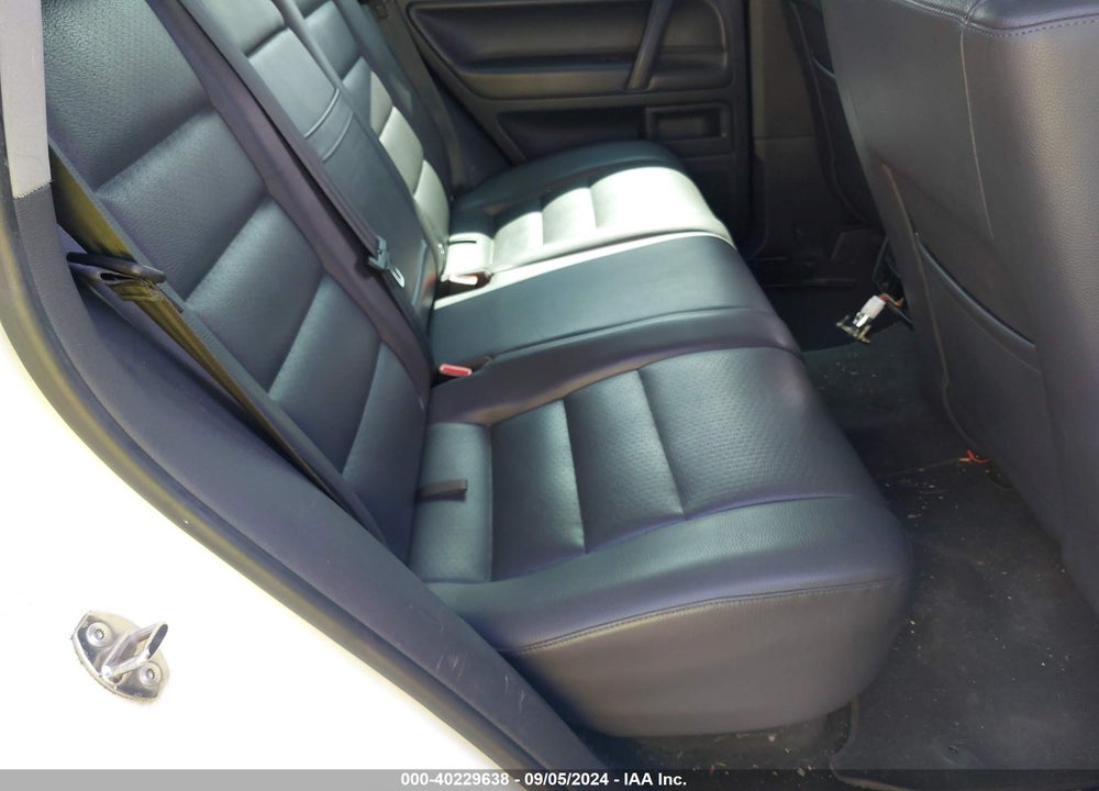 2010 VOLKSWAGEN TOUAREG VR6 FSI VIN: WVGBF7A97AD001732