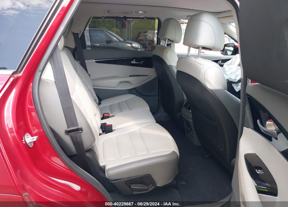 2017 KIA SORENTO 3.3L SX VIN: 5XYPKDA50HG232470