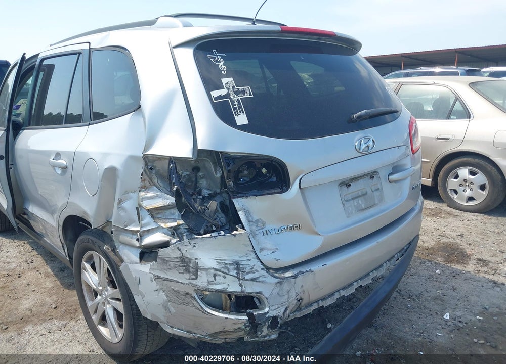 2011 HYUNDAI SANTA FE SE VIN: 5XYZH4AG4BG061609