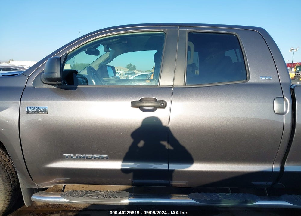 2018 TOYOTA TUNDRA SR5 5.7L V8 VIN: 5TFUY5F12JX706788