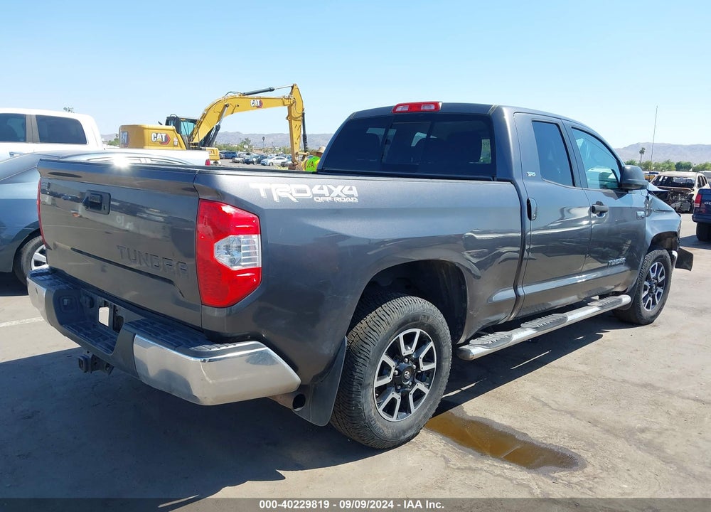 2018 TOYOTA TUNDRA SR5 5.7L V8 VIN: 5TFUY5F12JX706788