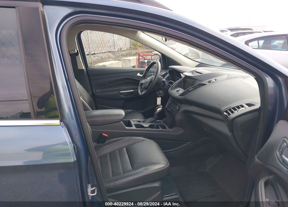 2018 FORD ESCAPE SEL VIN: 1FMCU0HD4JUC03536