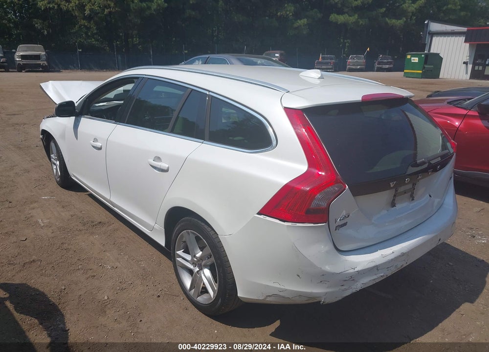 2015 VOLVO V60 VIN: YV140MEBXF1207298
