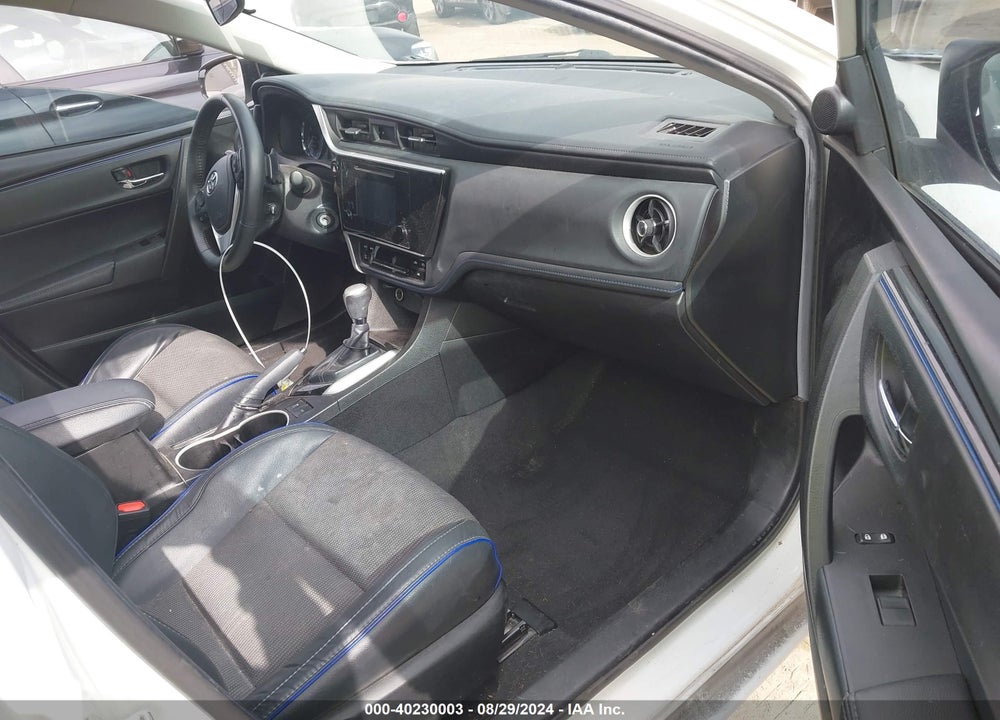 2018 TOYOTA COROLLA SE VIN: 5YFBURHE0JP780123