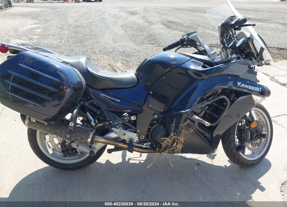 2010 KAWASAKI ZG1400 C VIN: JKBZGNC11AA003740