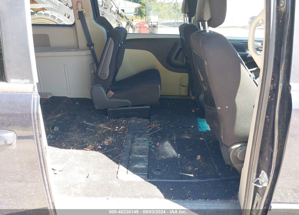 2011 DODGE GRAND CARAVAN VIN: 2D4RN3DG8BR619071