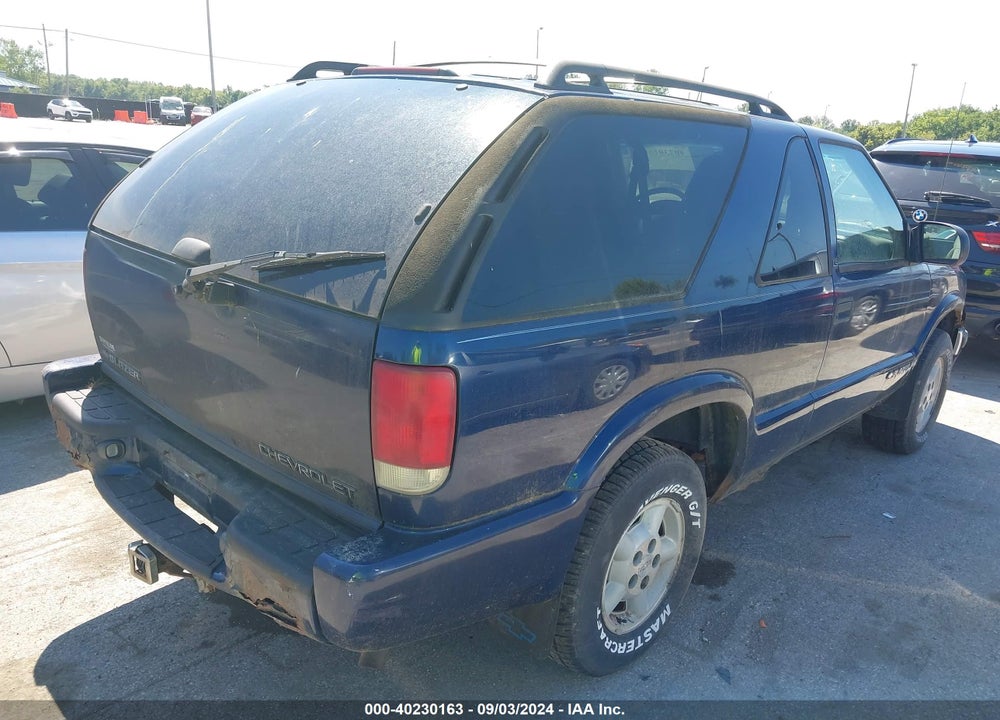 2001 CHEVROLET BLAZER LS VIN: 1GNCT18W71K188578