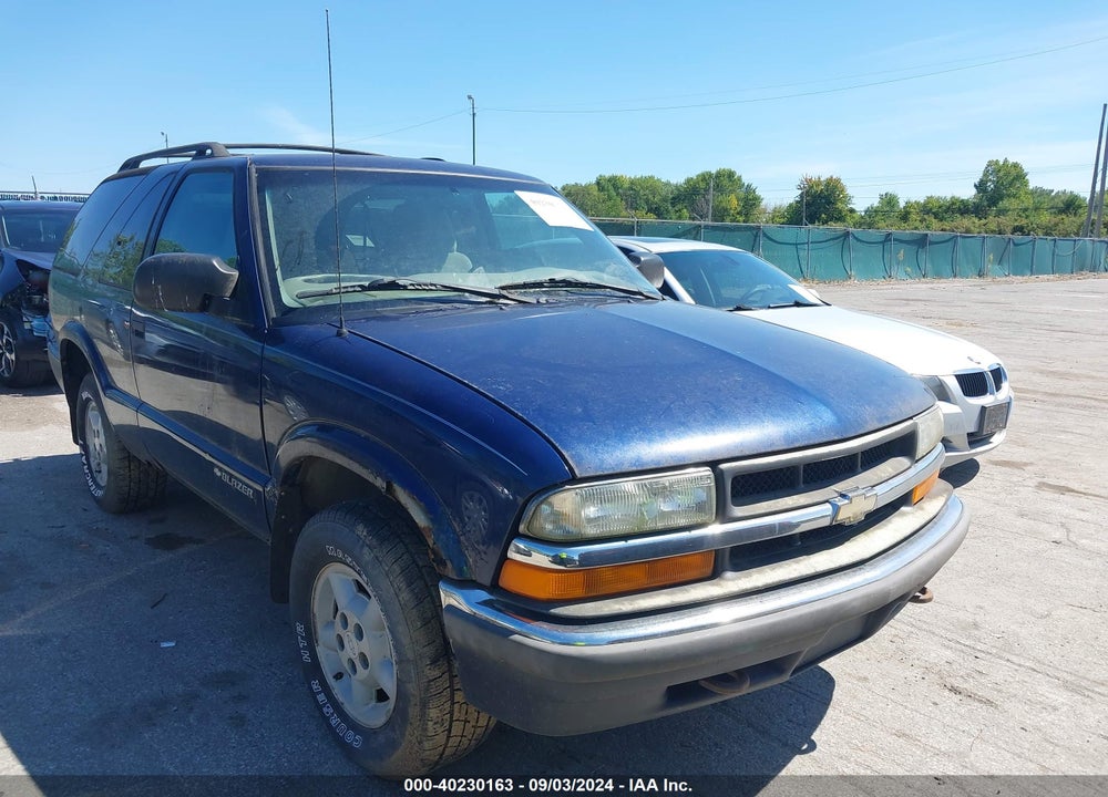 2001 CHEVROLET BLAZER LS VIN: 1GNCT18W71K188578