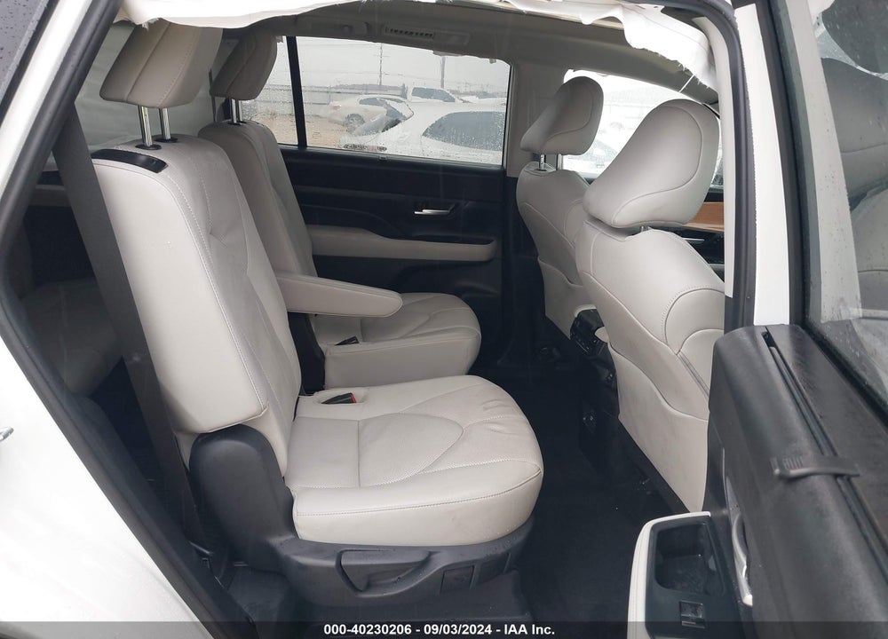 2024 TOYOTA GRAND HIGHLANDER LIMITED VIN: 5TDAAAB50RS038922