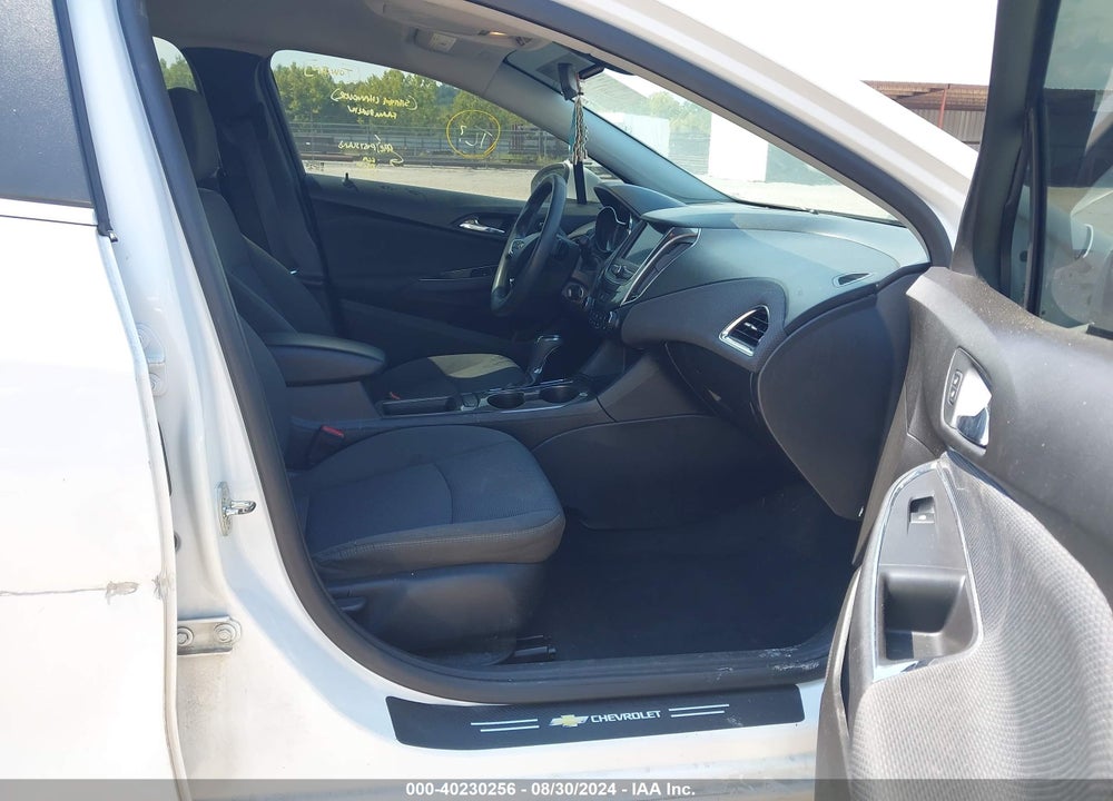 2019 CHEVROLET CRUZE LT VIN: 1G1BE5SM8K7119733