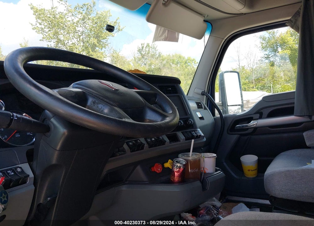 2020 KENWORTH T680 VIN: 1XKYDP9XXLJ346477