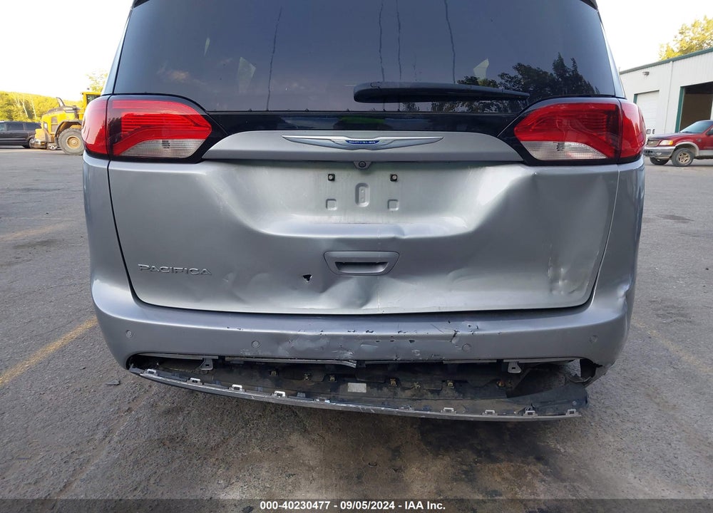 2018 CHRYSLER PACIFICA TOURING L VIN: 2C4RC1BG0JR322739