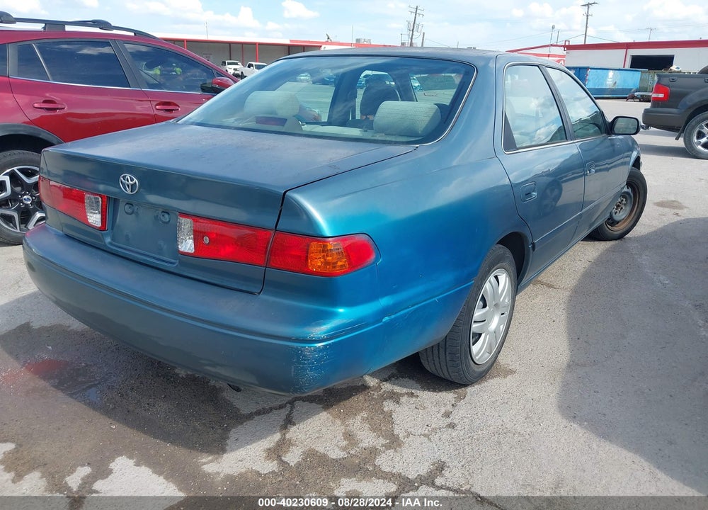 2001 TOYOTA CAMRY LE VIN: 4T1BG22K21U828779
