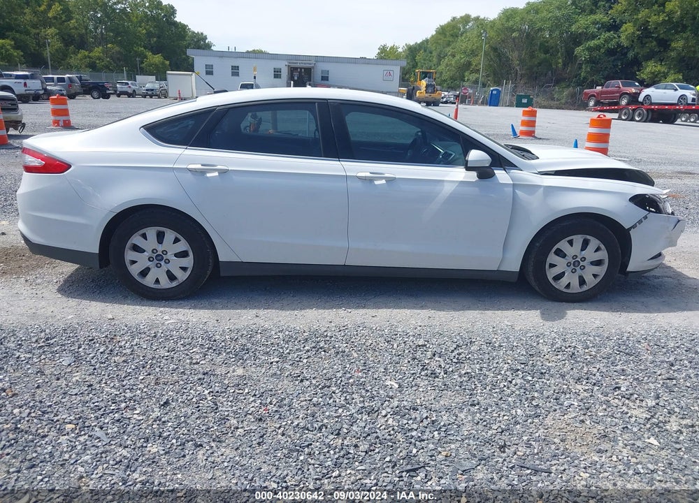2013 FORD FUSION S VIN: 3FA6P0G71DR126968