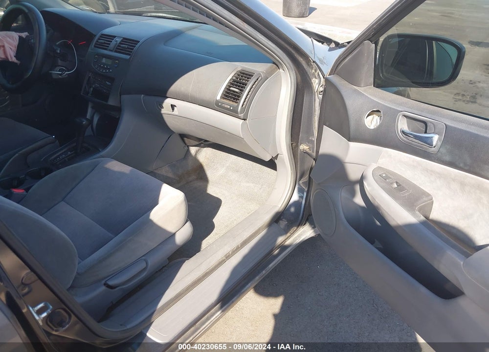 2004 HONDA ACCORD 2.4 LX VIN: 1HGCM56334A133028