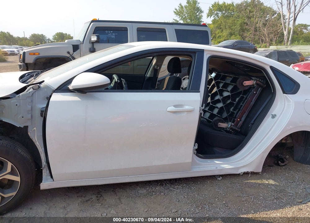 2021 KIA FORTE LXS VIN: 3KPF24AD7ME288819