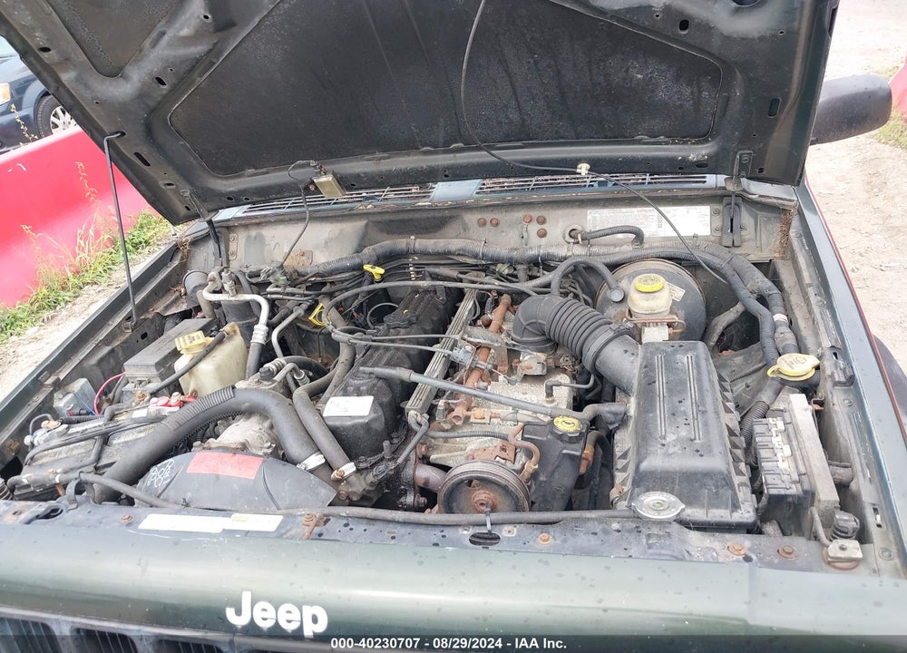 1998 JEEP CHEROKEE SUV (4 DOOR) VIN: 1J4FJ68B7WL130455
