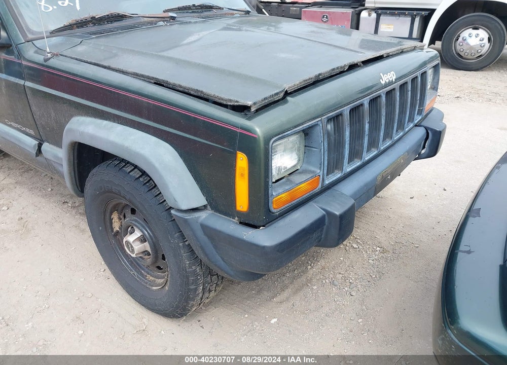 1998 JEEP CHEROKEE SUV (4 DOOR) VIN: 1J4FJ68B7WL130455